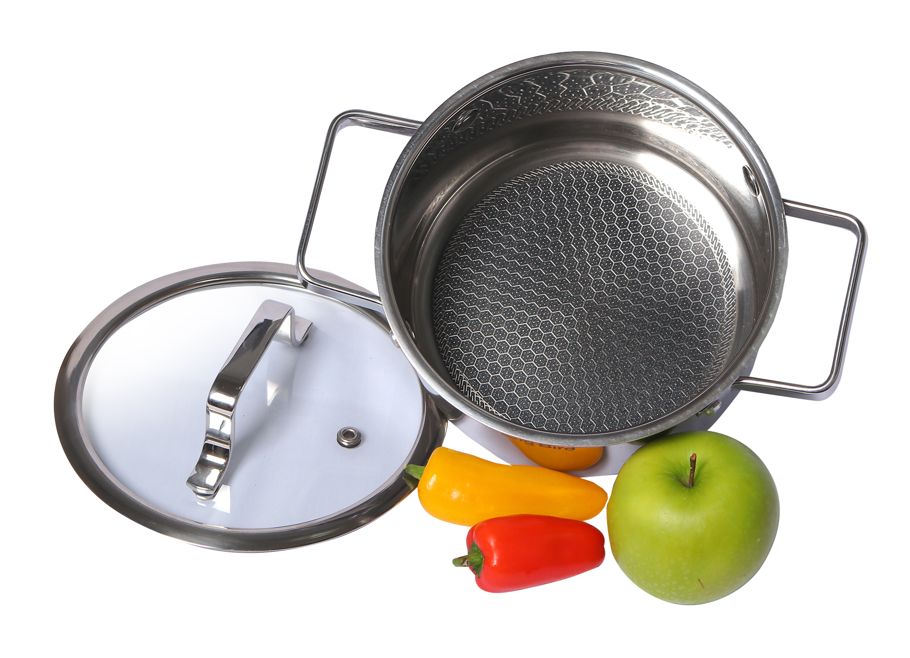 Nồi liền khối Black Cube 16 trên bếp gas hiện đại trong bếp gia đình Việt Nam